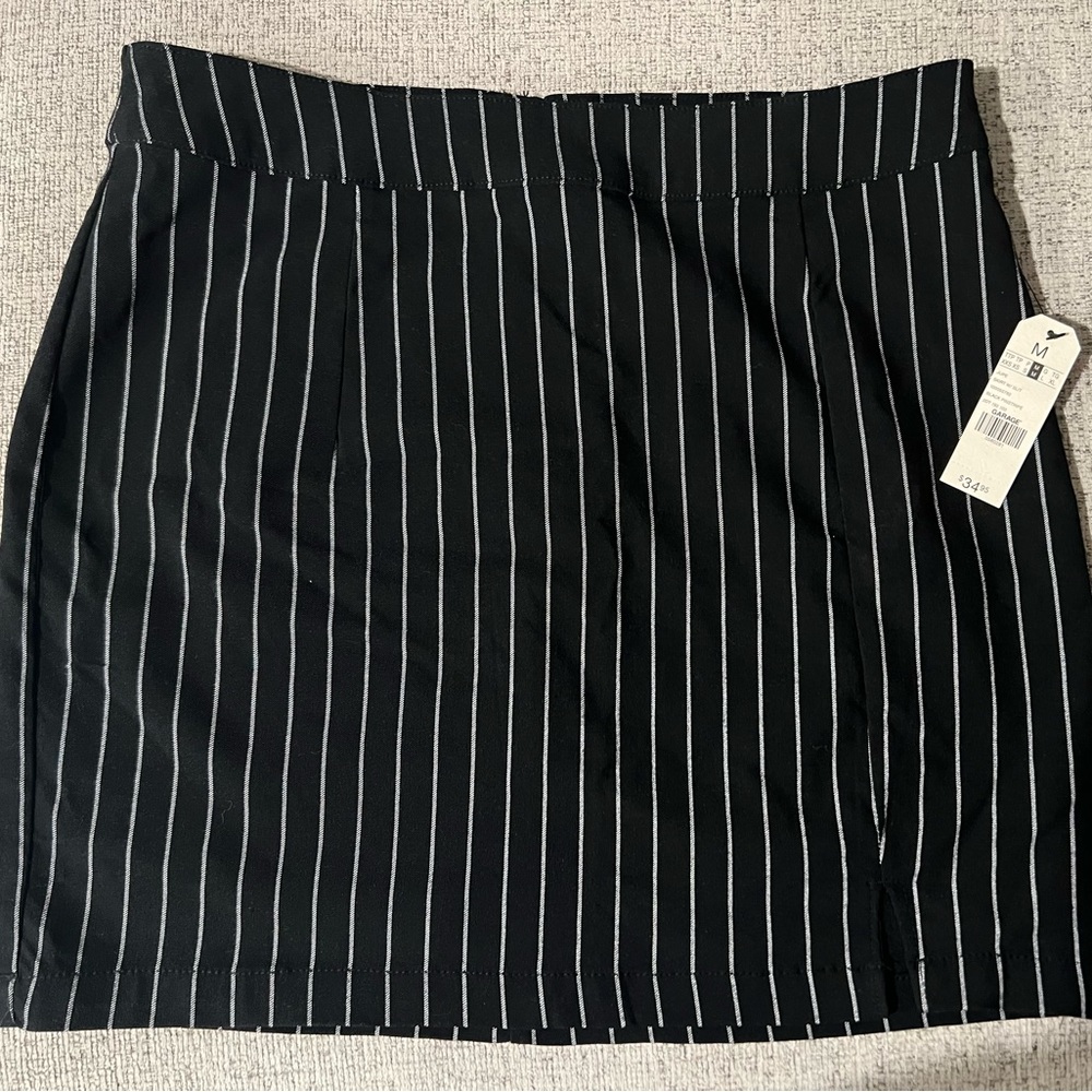 Garage Women’s Black Mini Skirt w White Pin Stripes and front mini-slit Size M